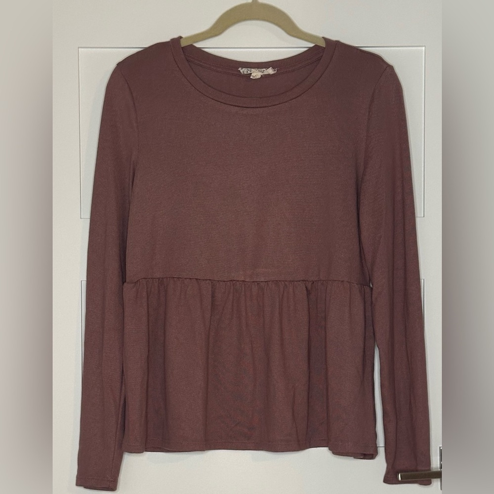 BUNDLE 4/$12💥 
Babydoll style shirt. Size large.